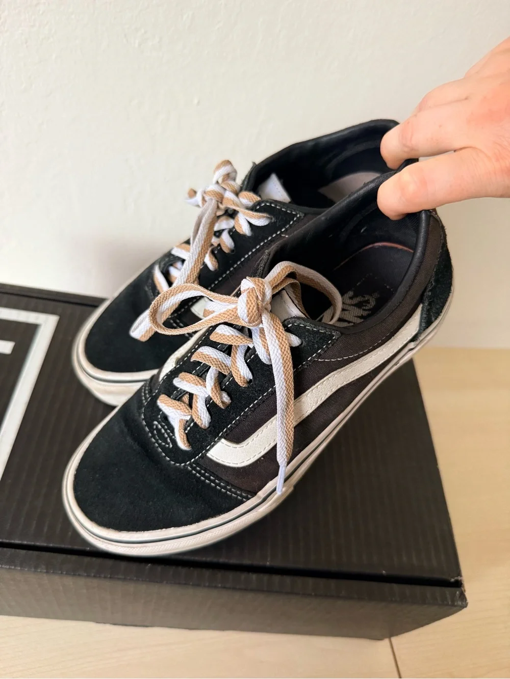 Vans Black and White Old Skool Low Top Sneakers W Size 6